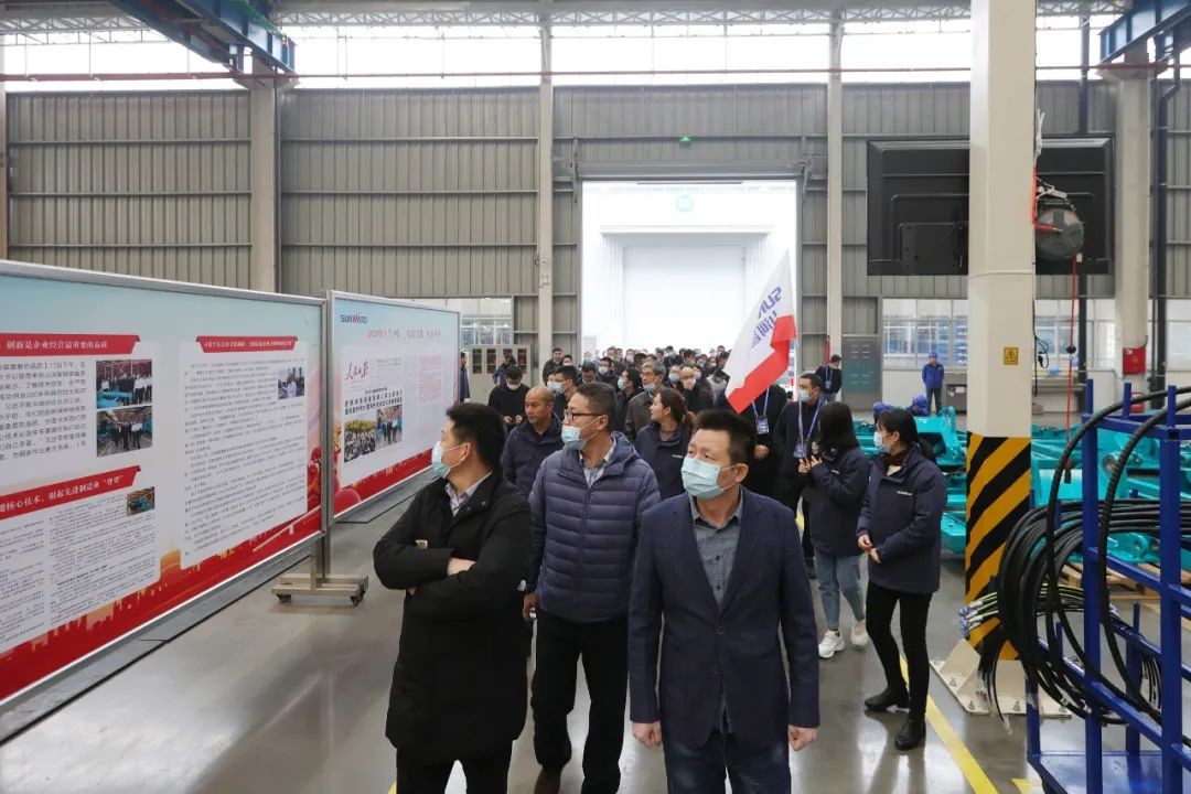 壹定发工业城来了500人的旅行团