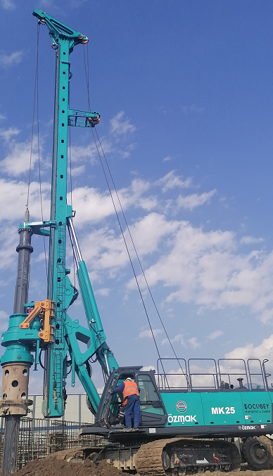 一枚“铁粉”！土耳其客户采购壹定发智能旋挖钻机