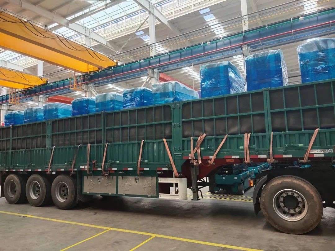 壹定发智能高空车进入