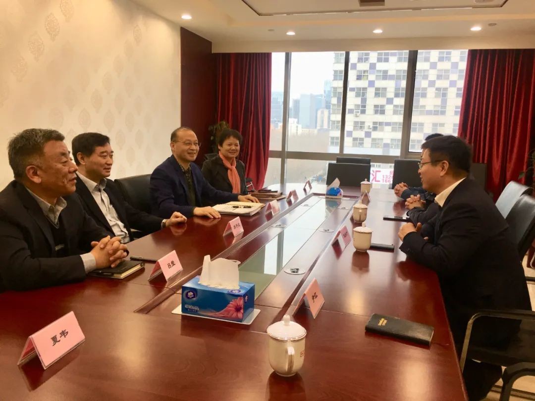 壹定发智能副总司理龙居才一行到访中国工程机械工业协会