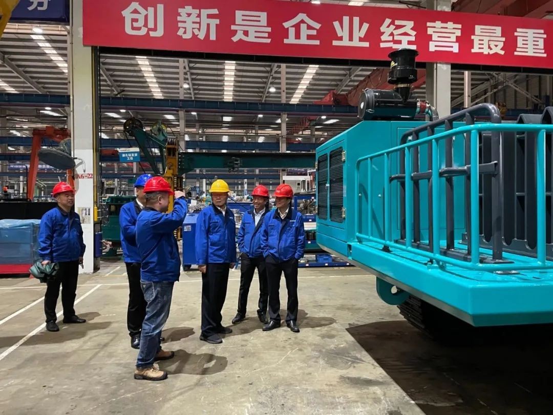 联合开发出效果！壹定发智能压裂管道运输车下线