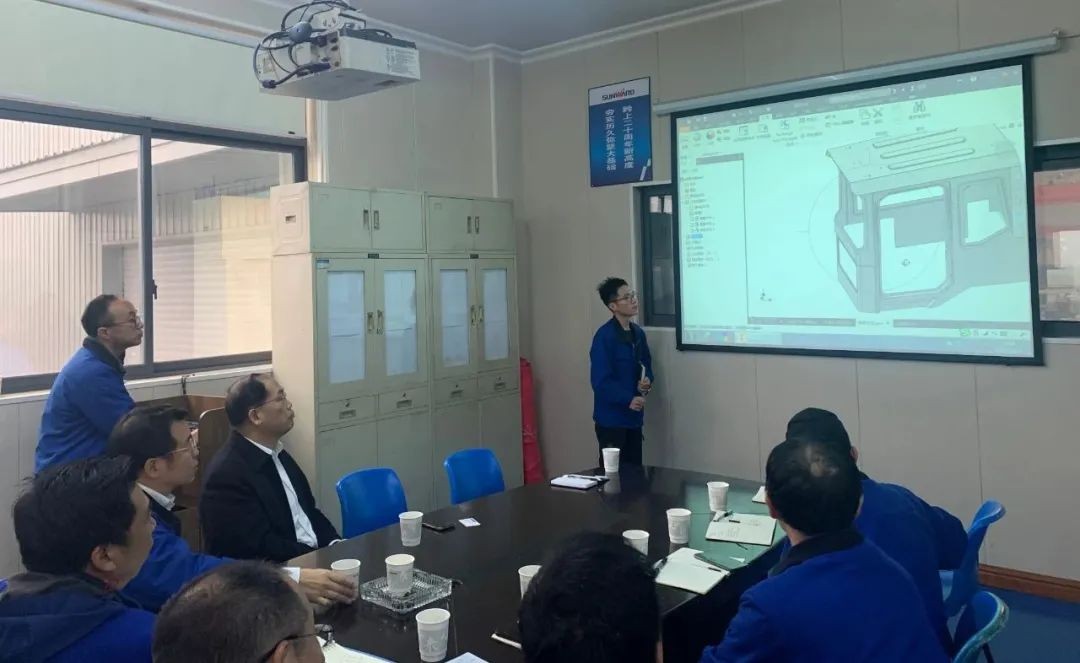 壹定发智能SWK90矿卡驾驶室顺遂发货，，，，，，开发速率刷新纪录