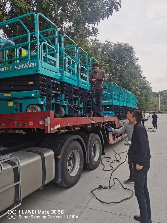 新年伊始，，，，壹定发高机再次发货华南市场