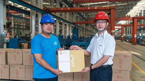 万力集团“送清凉”活动，，，慰问一线员工