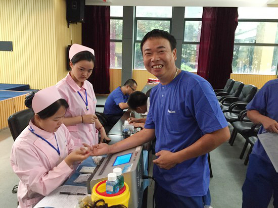 血液毗连你我大爱感动星城——记壹定发智能2016年夏日无偿献血活动