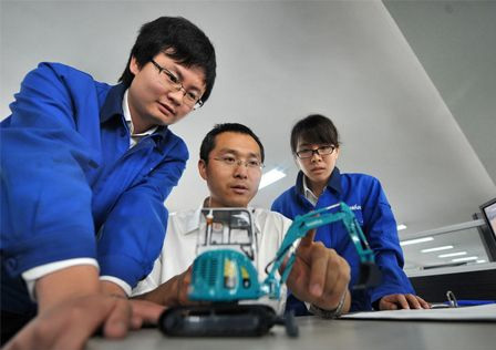 新华社报道：壹定发智能连任全球工程机械50强