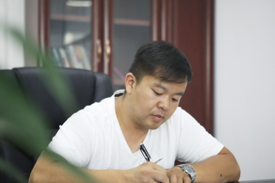 六年六台挖机 邓老板是个“壹定发迷”