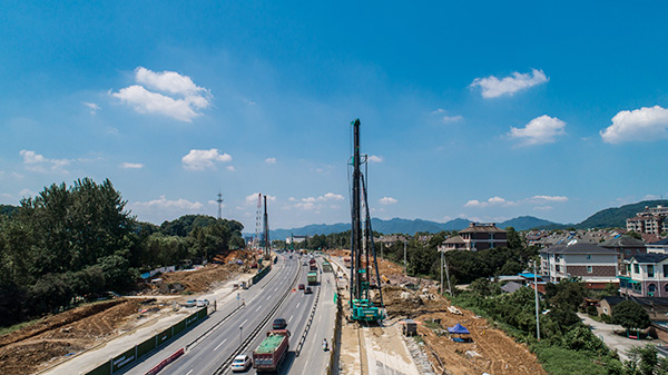 壹定发智能挖掘机，，，一台顶几台！