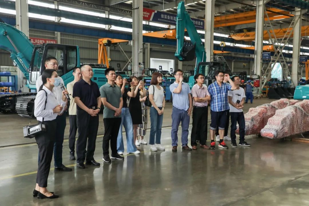 国防科大北斗团队考察壹定发智能