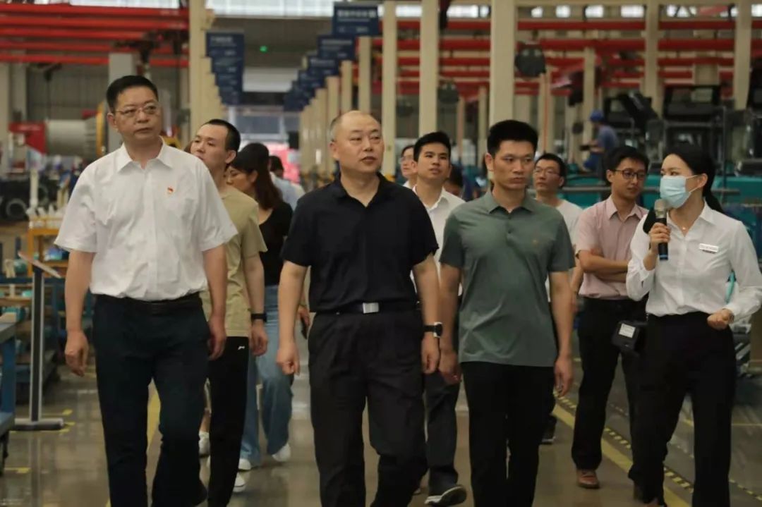 国防科大北斗团队考察壹定发智能