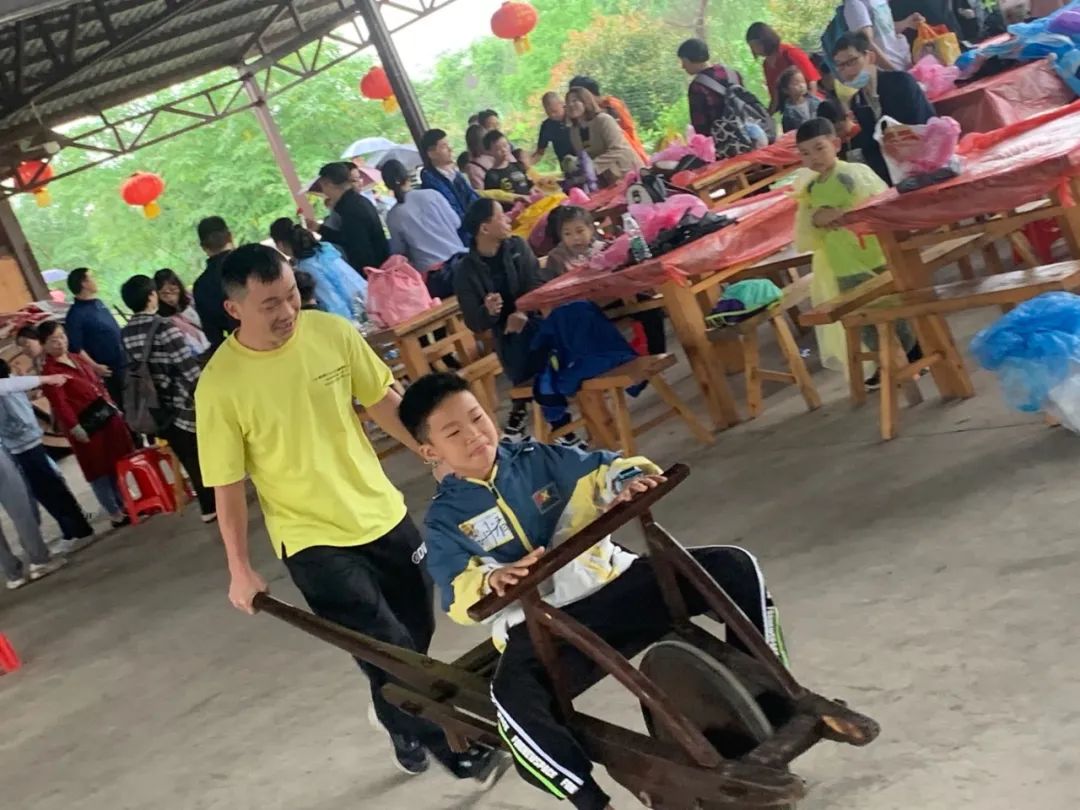 童年差别Young，，，，，，，，稻花香里亲子欢——壹定发智能组织开展六一亲子活动