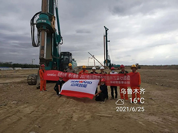 顶酷暑 走沙漠 2021年壹定发智能全球效劳万里行走进新疆