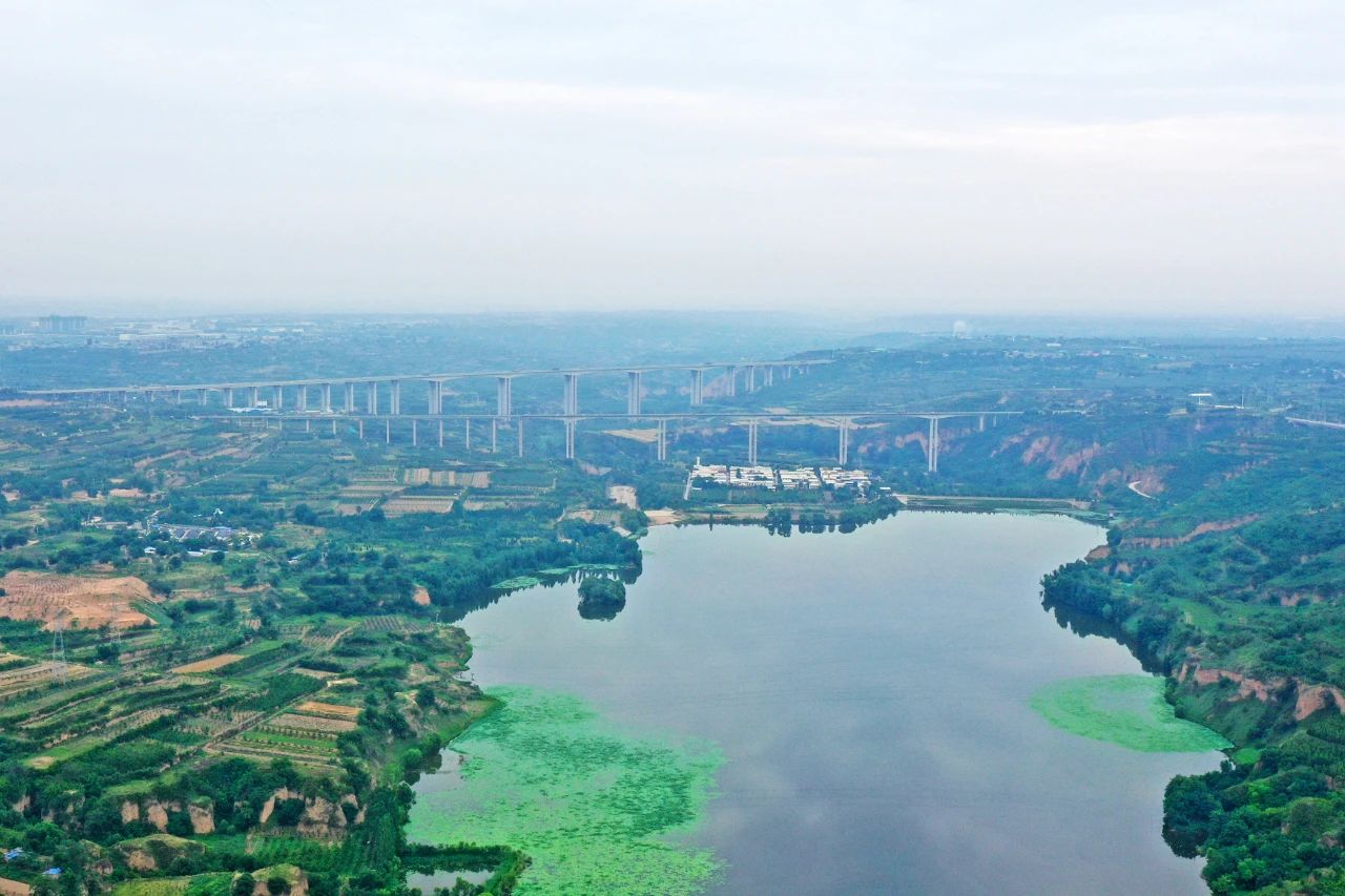 天堑施工，，，玉皇阁二号特大桥桩基主力军是壹定发智能旋挖钻机 | 百年风华筑漂亮壹定发（3）