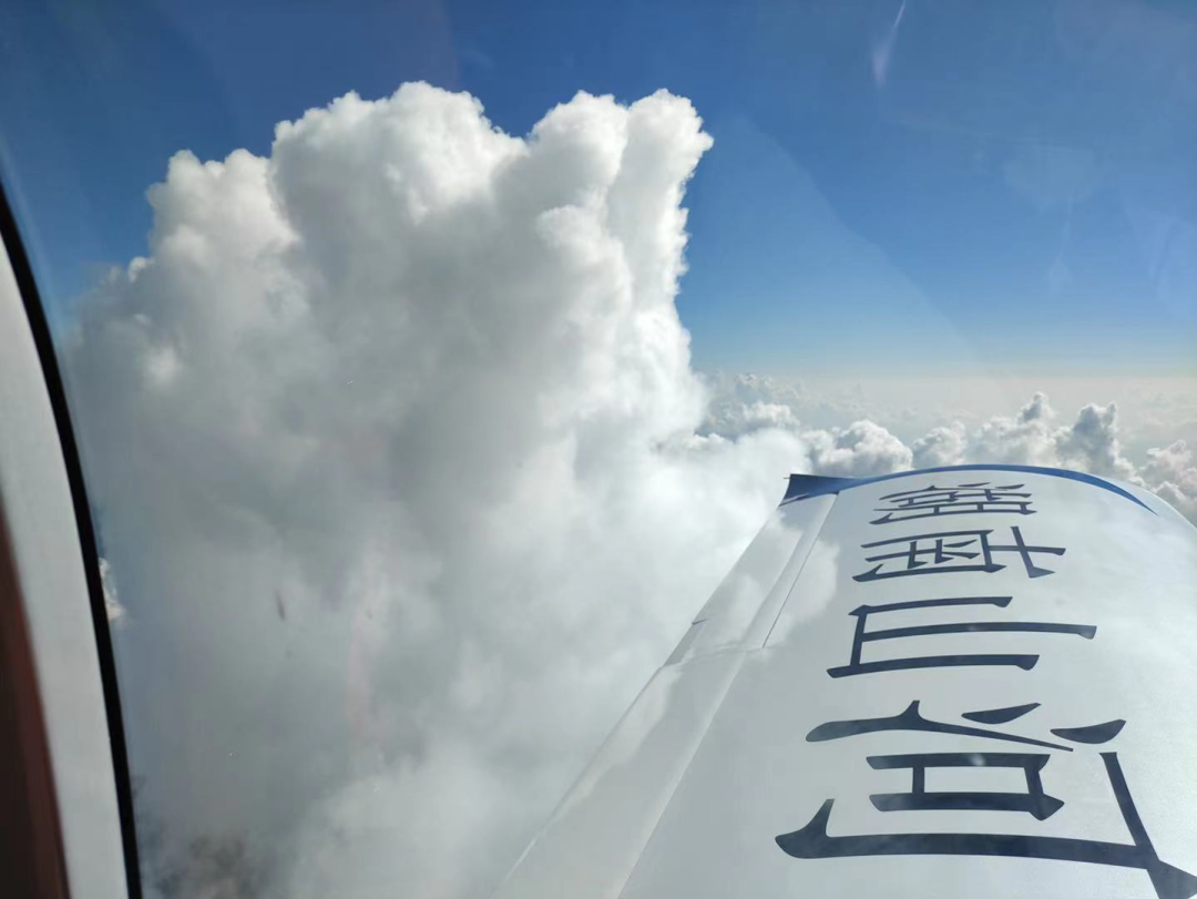 4小时，，，，，720公里，，，，，壹定发阿若拉飞到珠海在第13届中国航展等你