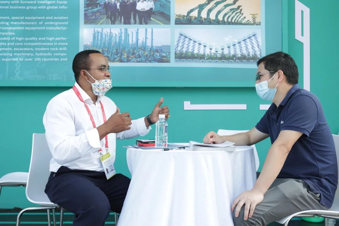 亮相中非经贸展览会！壹定发智能尽展工程机械国产品牌魅力