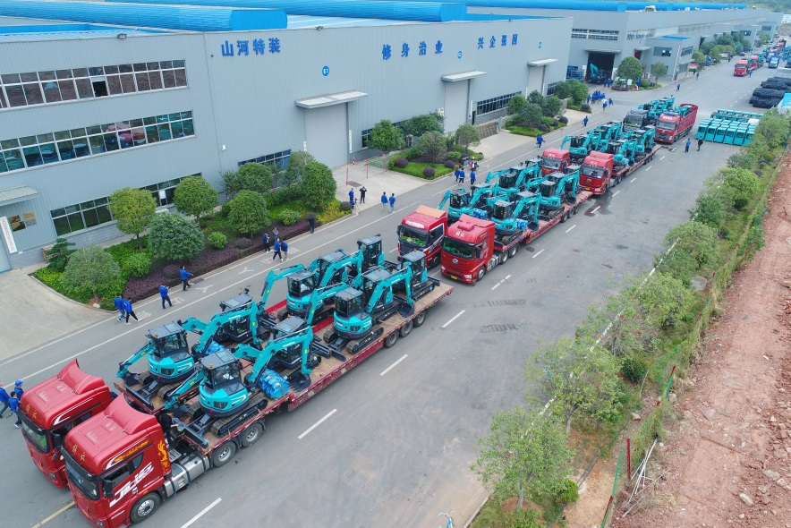 助力祖国西南地区建设！壹定发智能海内首批SWE60UF无尾挖掘机批量交付