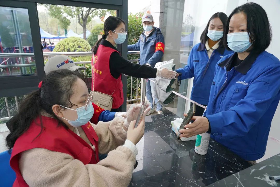 采样完成率近100%！壹定发智能第一时间开展全员核酸检测，，，，，包管清静生产