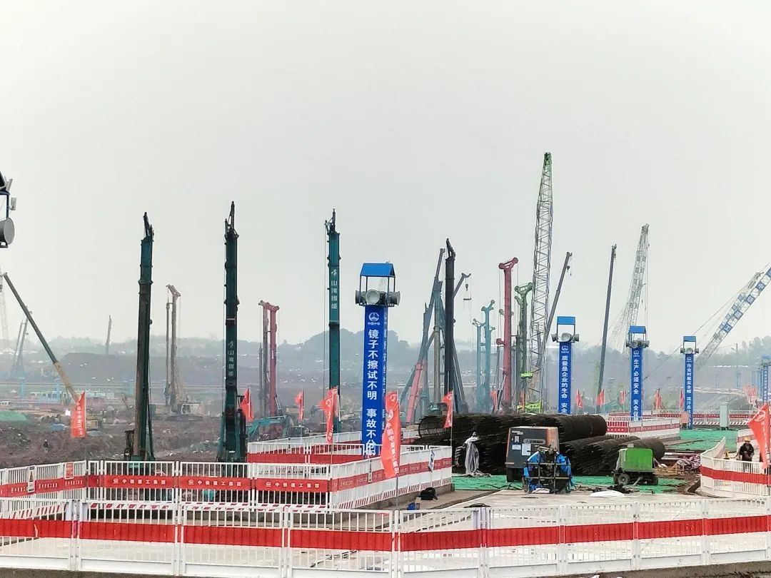 “壹定发绿”精彩亮相！壹定发智能装备周全助力长沙机场改扩建项目