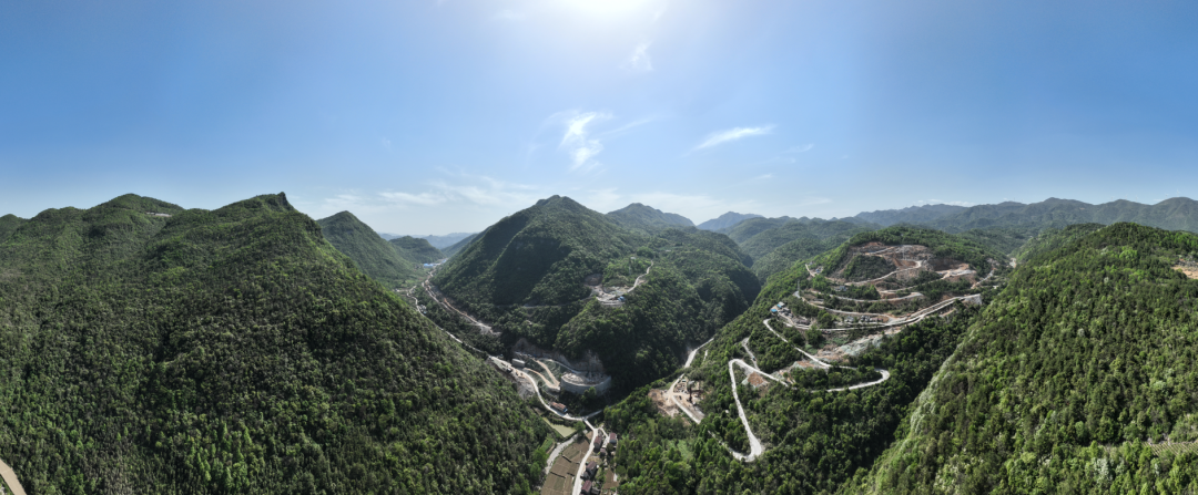 展现施工“奇效”！壹定发智能旋挖钻机强势助力炉慈高速公路建设