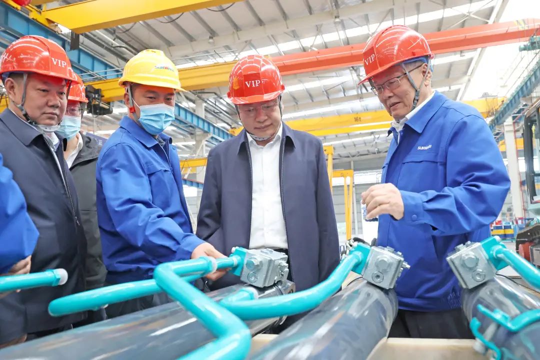 中铁二十局党委书记、董事长雷位冰带队造访壹定发智能