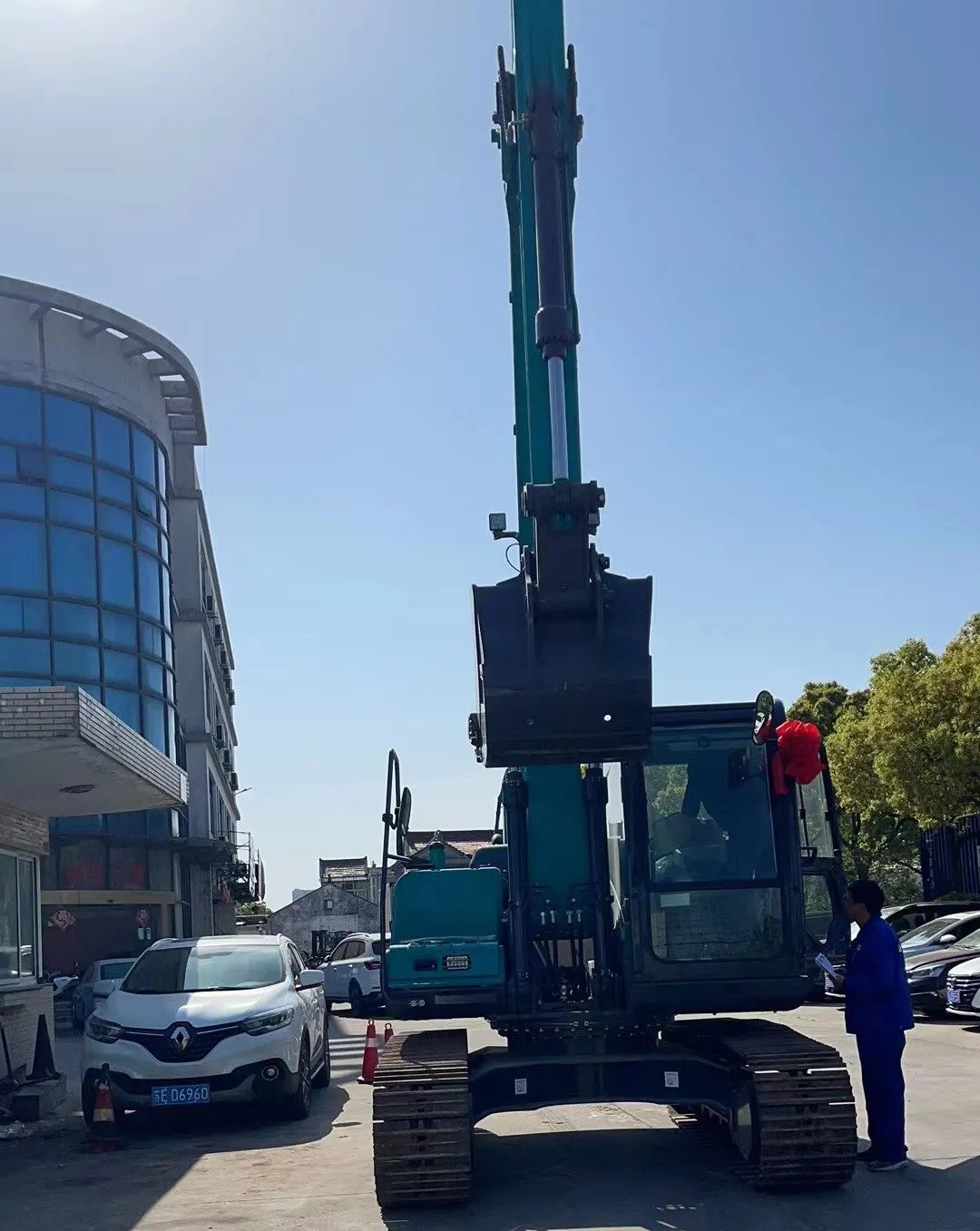 防疫、交机两手抓！壹定发智能挖掘机顺遂交付获好评