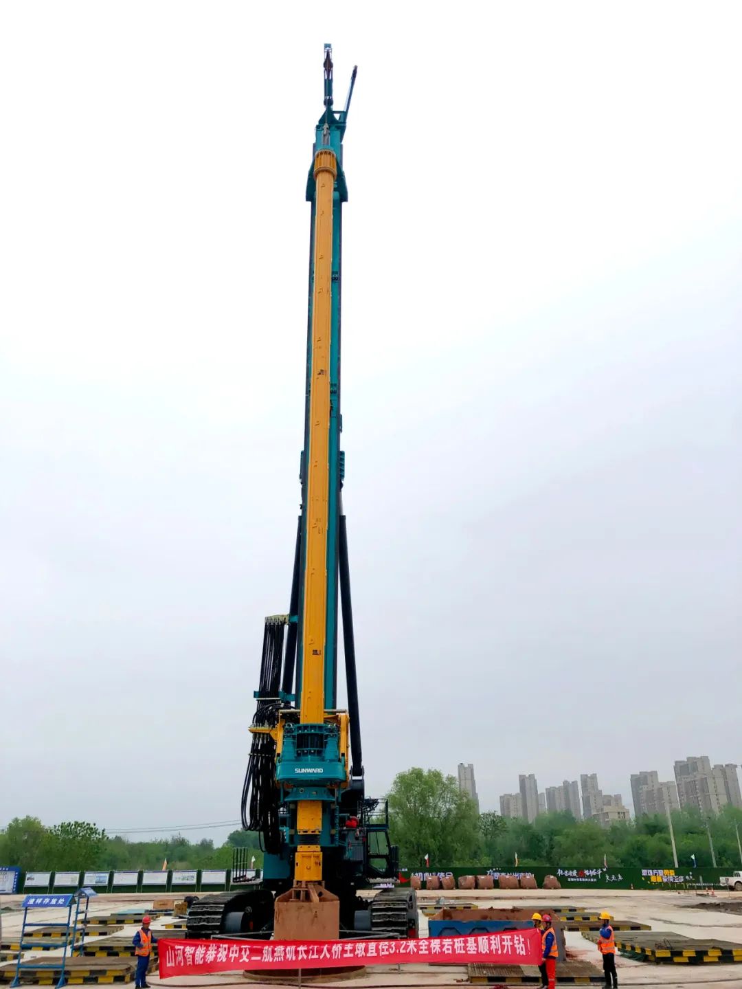 再啃“硬骨头”！壹定发智能“超等桩备”助建燕矶长江大桥