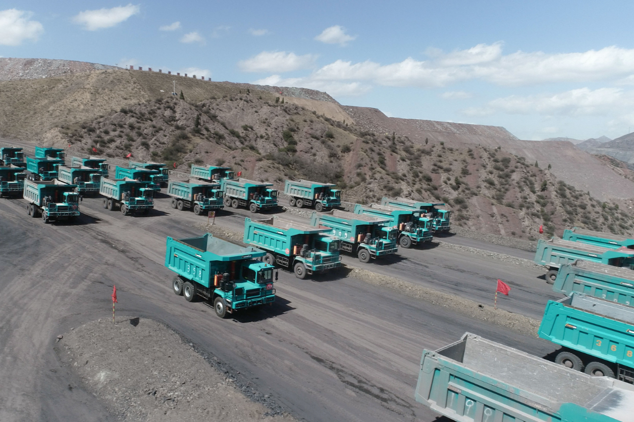 图集 | “壹定发绿”满矿山！壹定发智能矿山成套装备实力“亮剑”