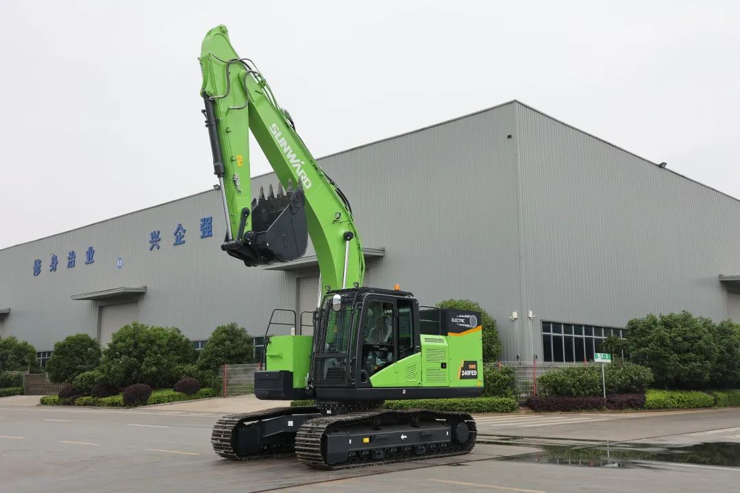 征战川藏铁路！壹定发智能新一代电动挖掘机乐成交付