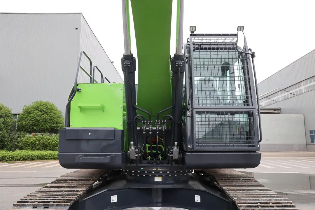 征战川藏铁路！壹定发智能新一代电动挖掘机乐成交付