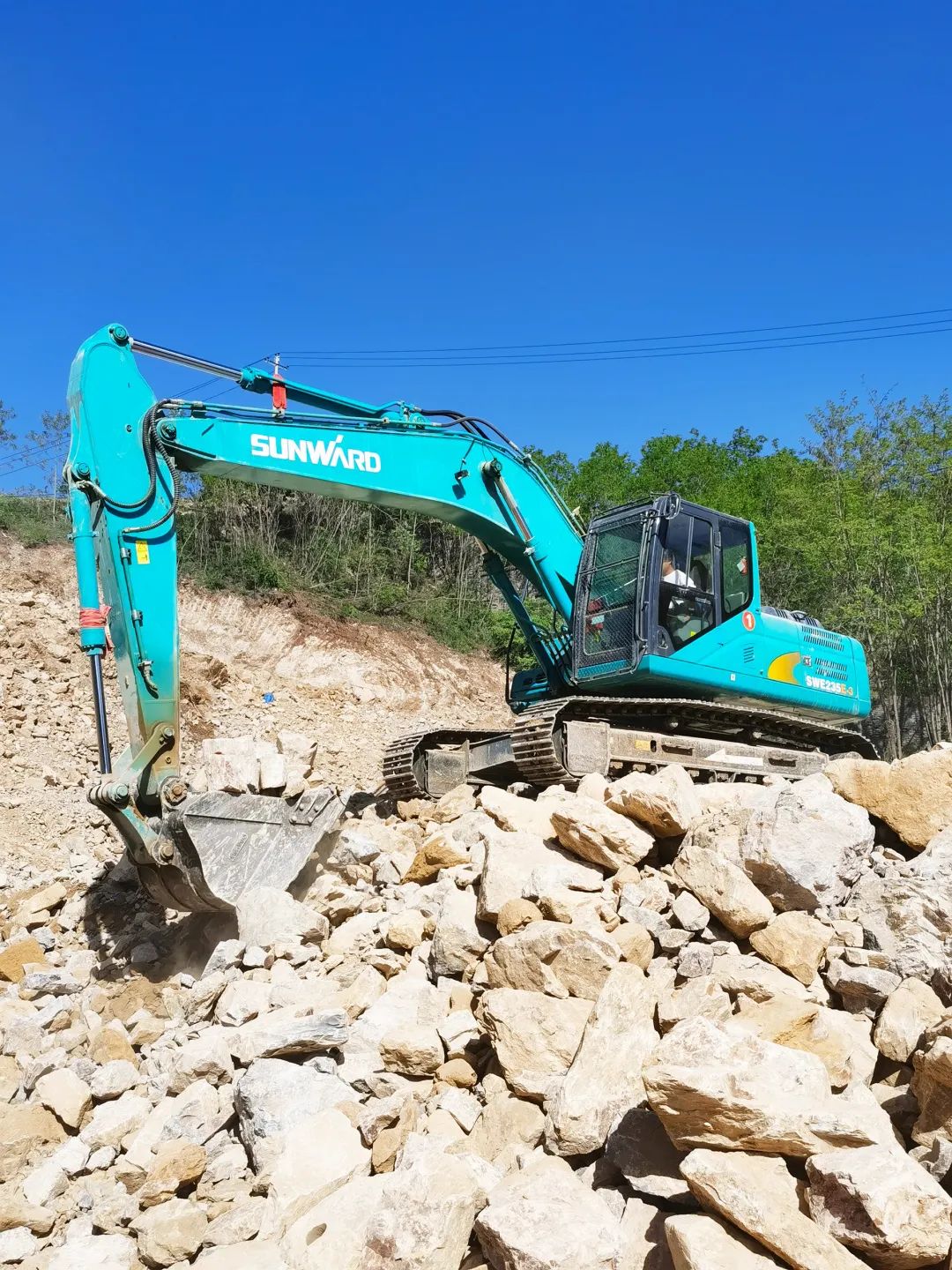 三员壹定发挖机“悍将”收服“铁粉”一枚，，，，，，，，凭什么？？？？？