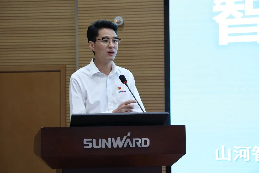 立异引领，，，，智造未来！“2022院士专家长沙行”高端装备高质量生长钻研会盛大举行