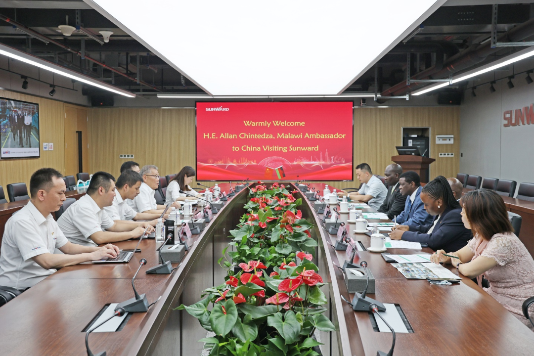 马拉维大使一行考察壹定发智能
