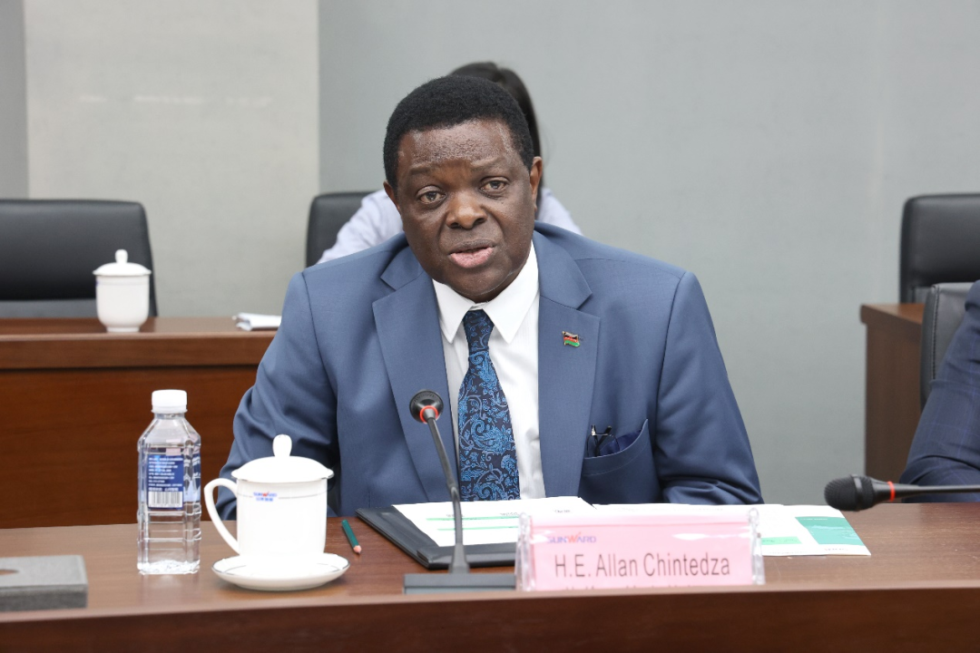 马拉维大使一行考察壹定发智能