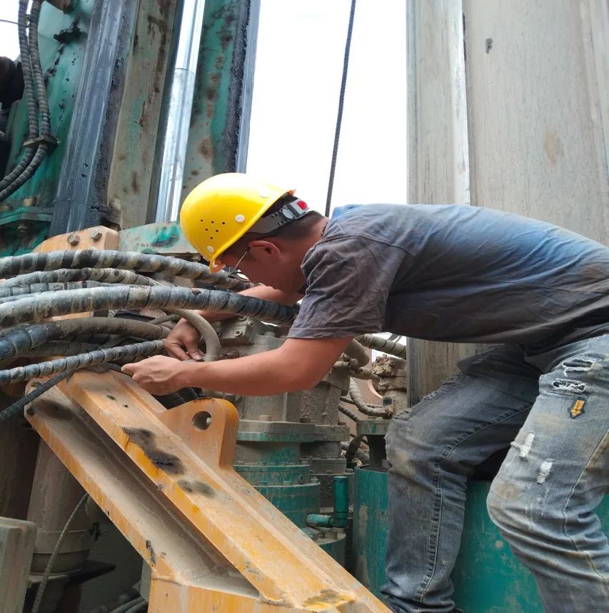 图集 | 战高温，，，，，，迎“烤”验！壹定发人在行动