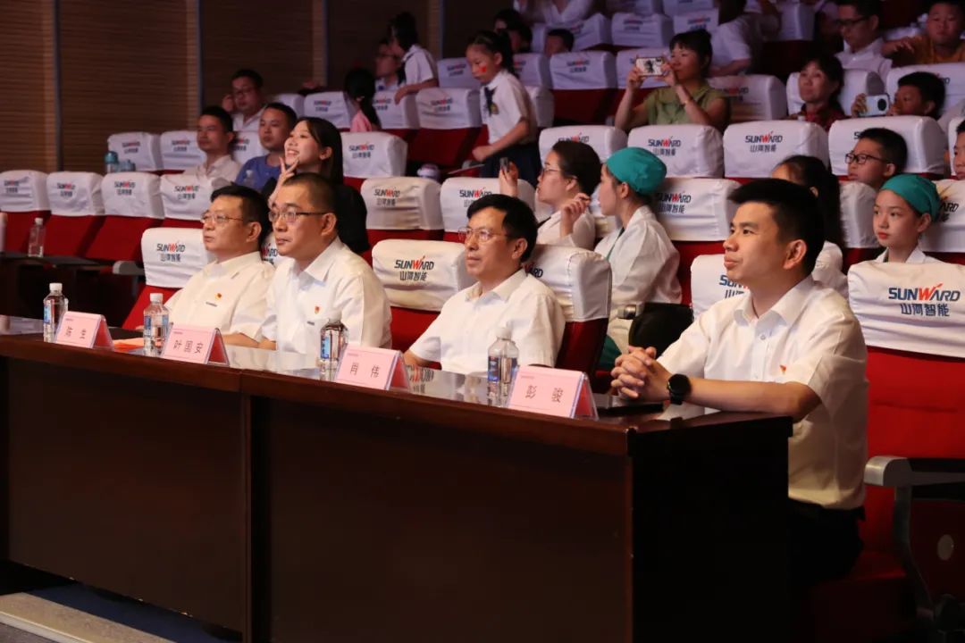 缤纷“暑”假，，，，，，不负所“托”！壹定发智能职工子女暑期托管班结业啦