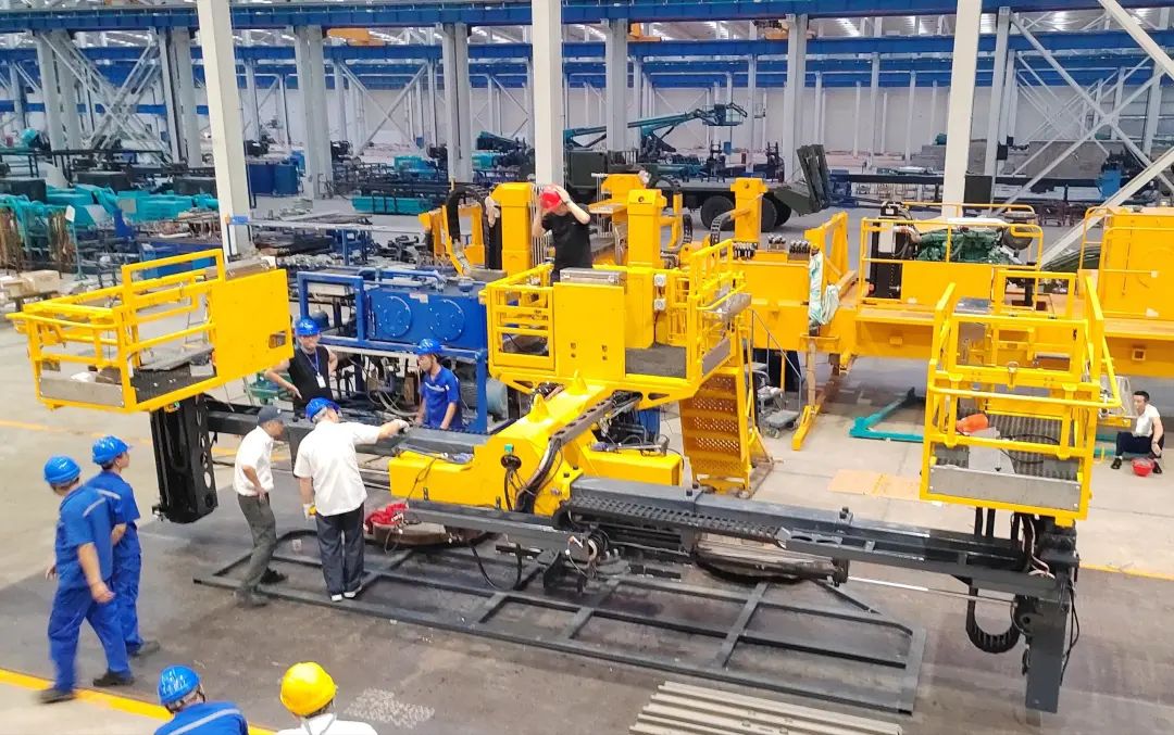 为铁路运输保驾护航！壹定发智能自主研制首套三平台作业装置乐成交付