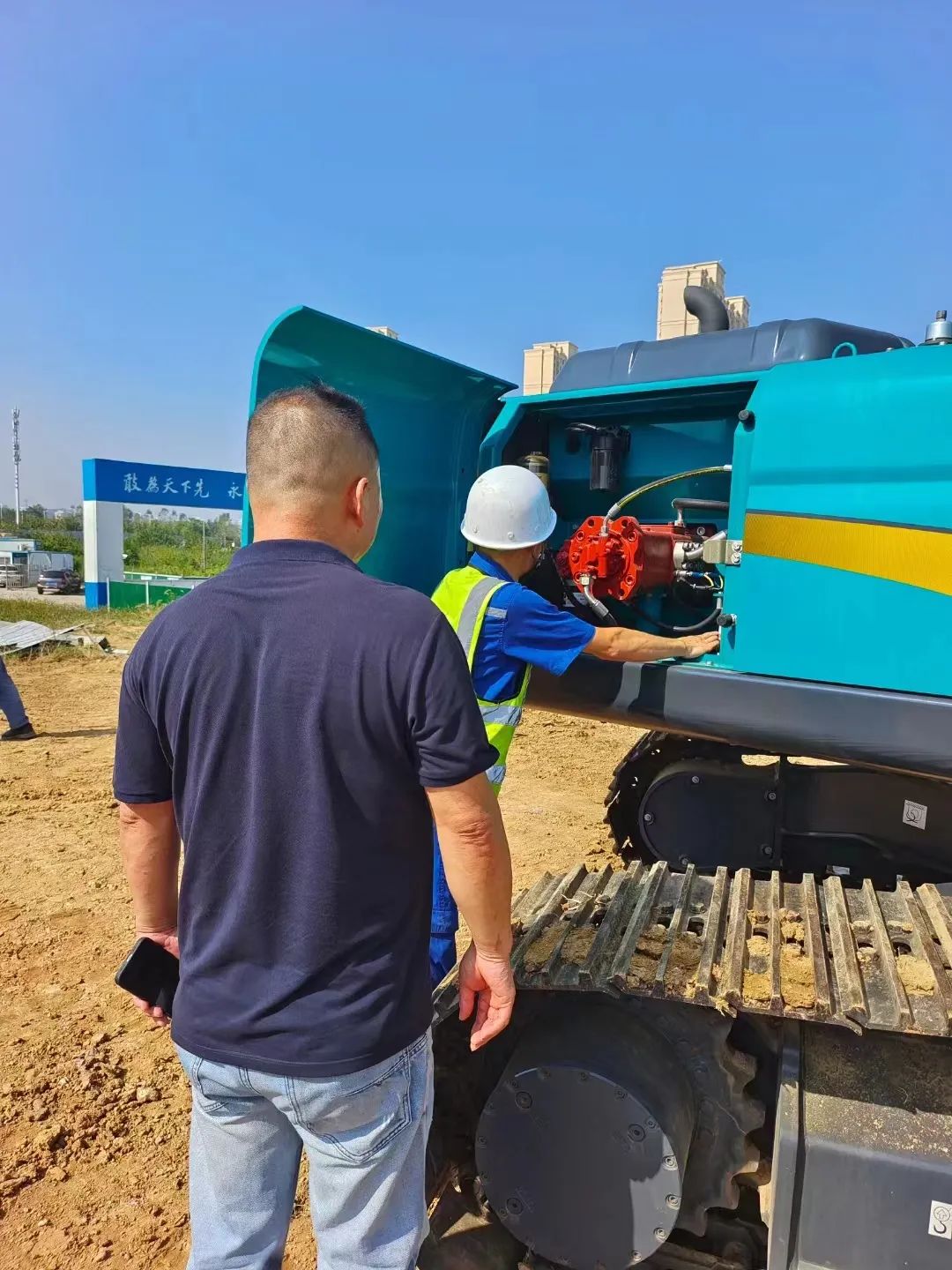 全款拿下！壹定发智能挖掘机奔赴工地一线