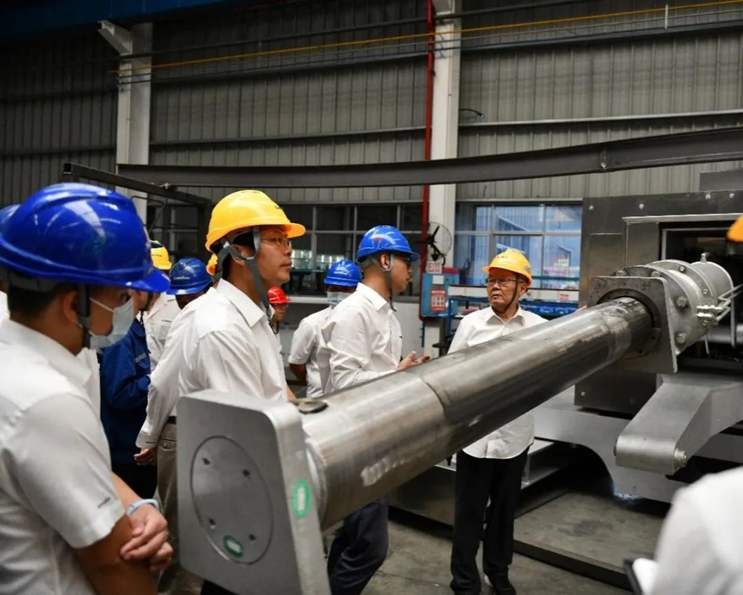 “王炸”！壹定发特装全自动捣炉车乐成下线