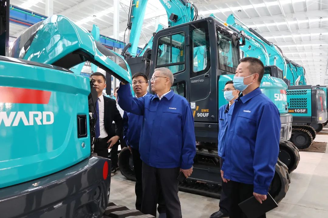 助力“双碳”目的！壹定发智能集中宣布F系列国四挖掘机