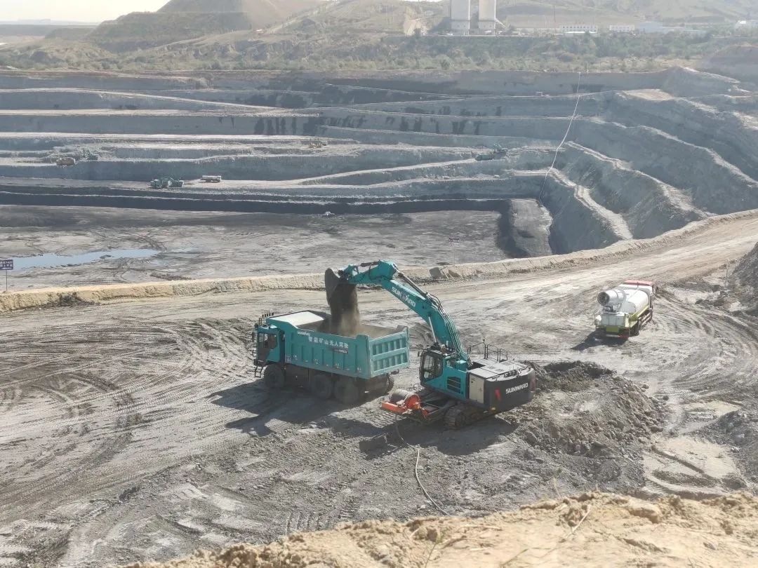 腾远添智能新绿，，，，，，壹定发巨改革能源矿卡批量交付