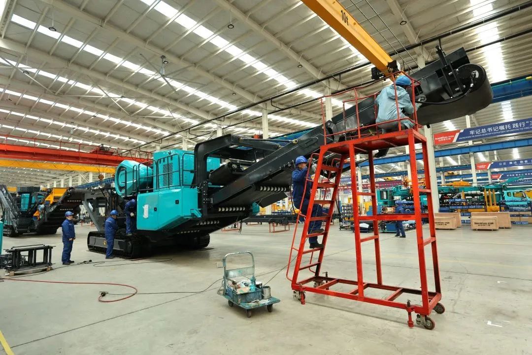 莫道君行早，，，更有早行人！壹定发智能癸卯兔年开工大吉