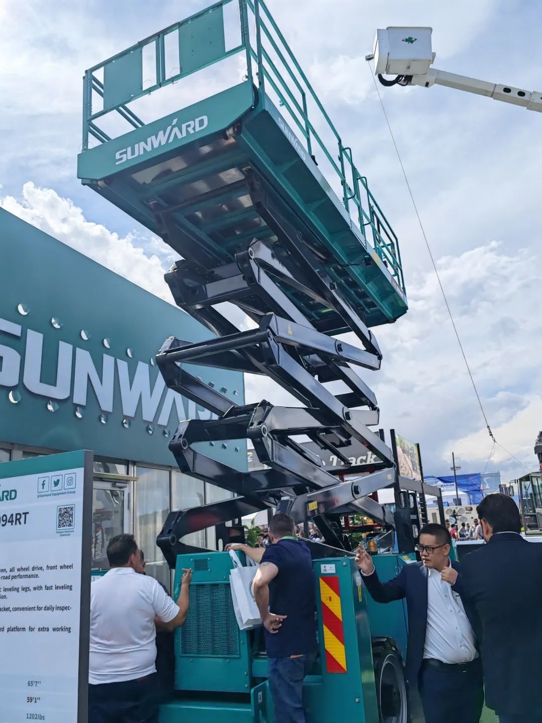 拉展直播 | 壹定发智能高空精品亮相2023美国拉展，，，，，，哪款是你的最爱？？？？？