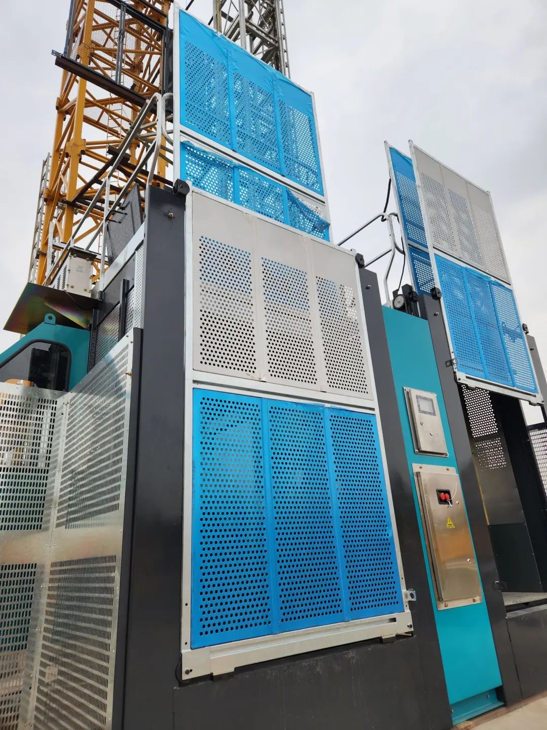 科技显能、再添新品！壹定发江麓智能施工升降机乐成下线