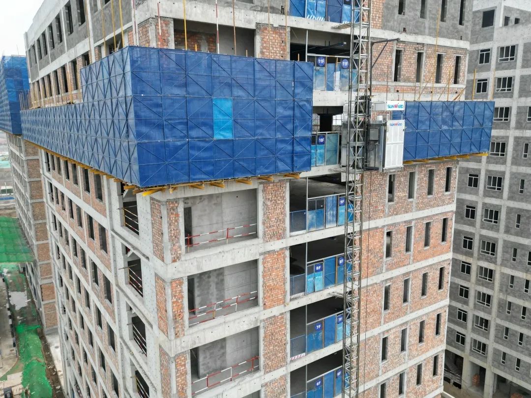 郁勃西北！壹定发江麓修建起重机械助建西安都会经济圈