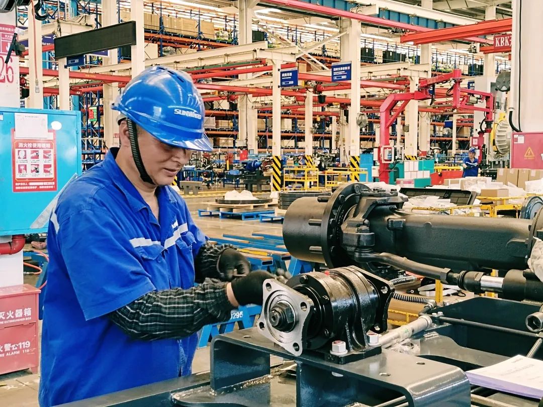 劳动庆幸，，，，，，，创立伟大！纪录那些通俗且伟大的劳动瞬间