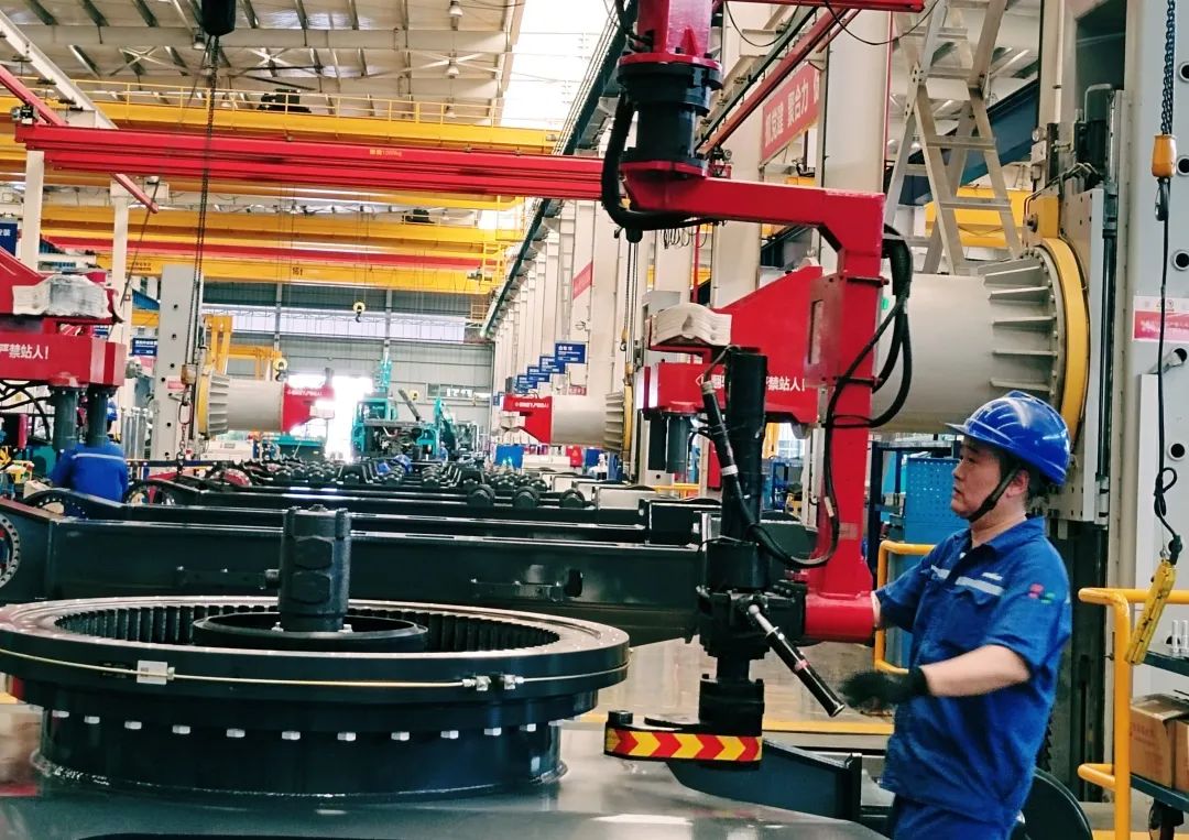 劳动庆幸，，，，，，，创立伟大！纪录那些通俗且伟大的劳动瞬间