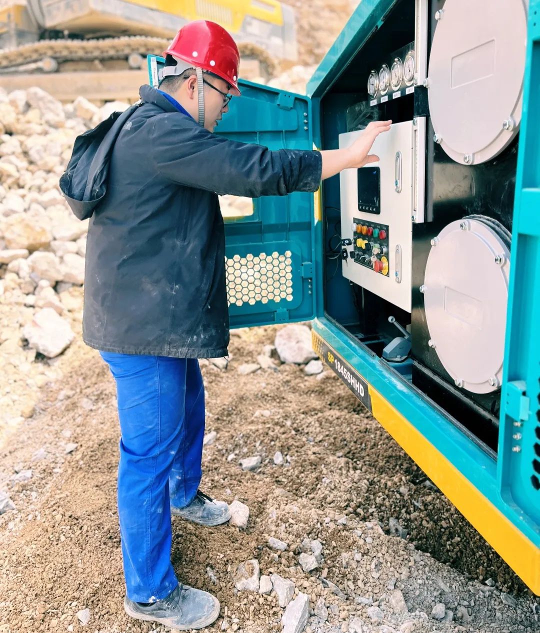 劳动庆幸，，，，，，，创立伟大！纪录那些通俗且伟大的劳动瞬间