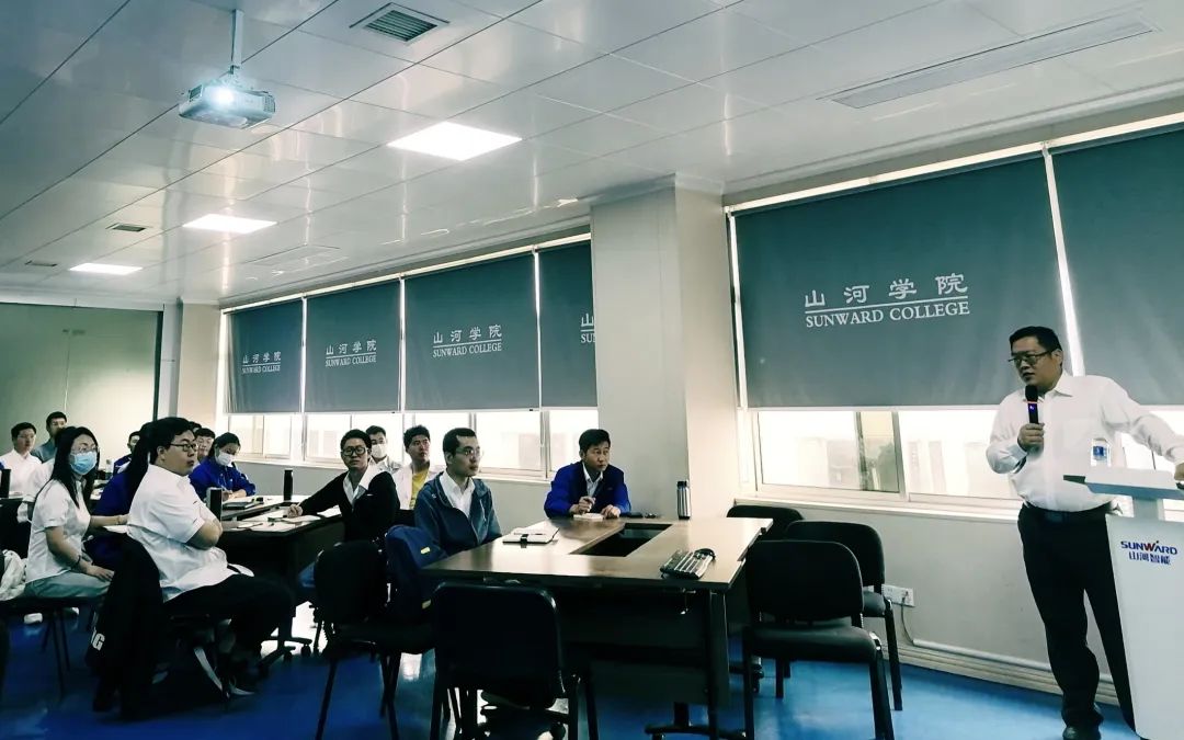 劳动庆幸，，，，，，，创立伟大！纪录那些通俗且伟大的劳动瞬间