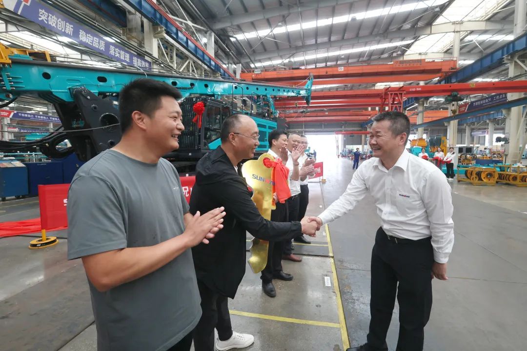助力“双碳”、绿动未来！壹定发智能增程式电动旋挖钻机、液压混淆动力旋挖钻机齐交付