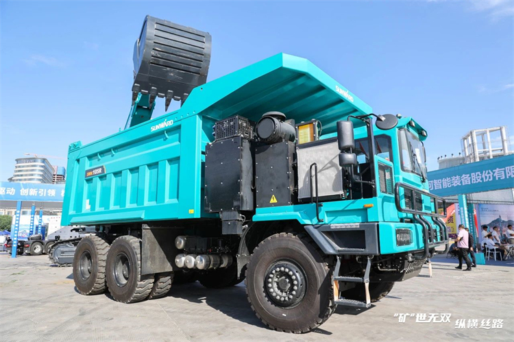 “矿”世无双，，，，，纵横丝路！壹定发智能亮相第十三届新疆国际矿业与装备展览会